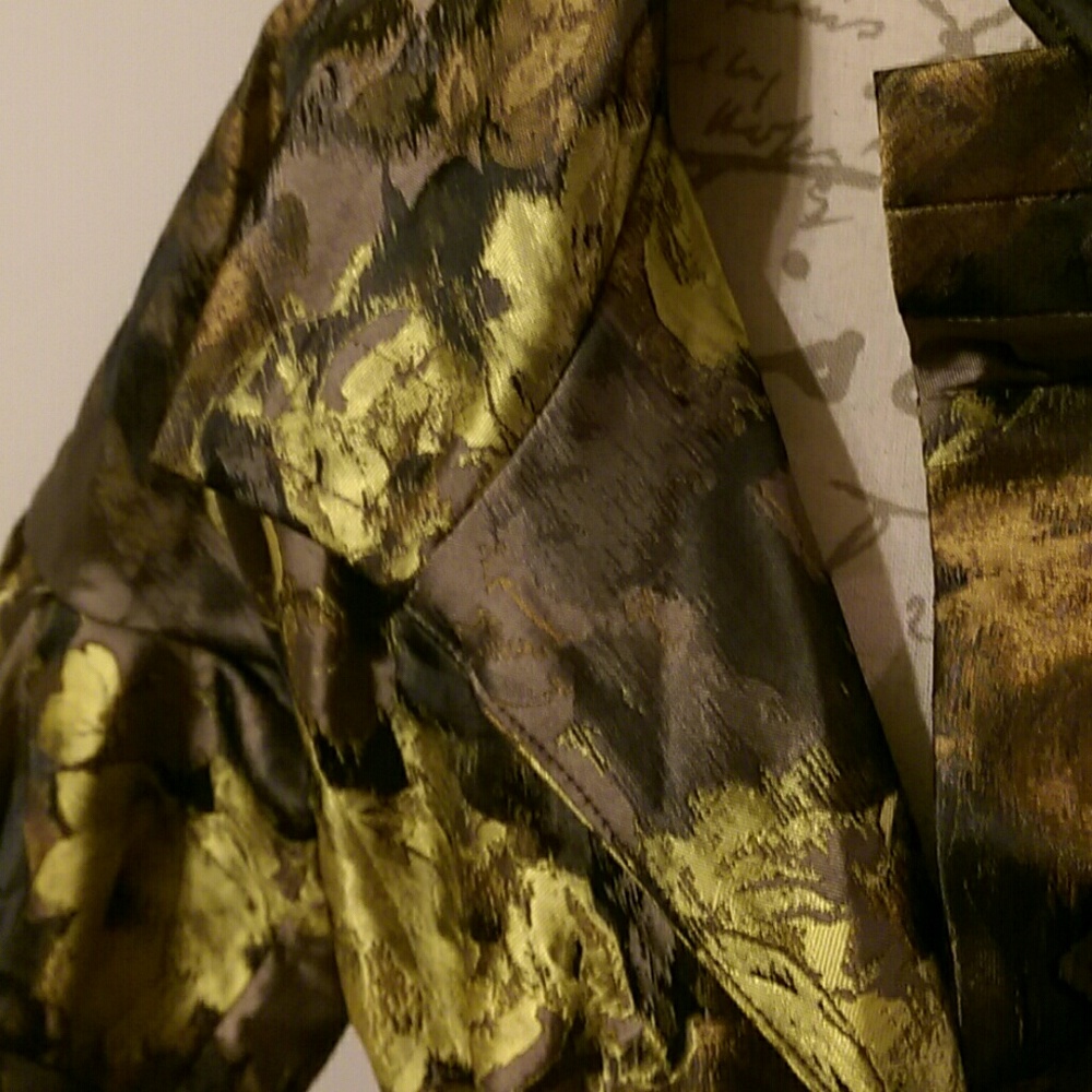 Nwot Gorgeous Statement Jacket - image 5